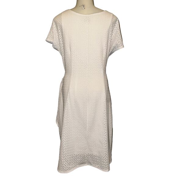 Signature By Robbie Bee Women's Small White Faux-Wrap Eyelet Sleeveless Dress - Picture 2 of 6